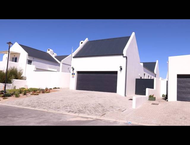 2 BEDROOM HOUSE FOR SALE IN DWARSKERSBOS